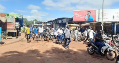 Burkina : des manifestants demandent la démission de Damiba à Bobo Dioulasso