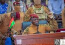 Le Président Ibrahim Traoré échangeant avec les forces vives de la nation.