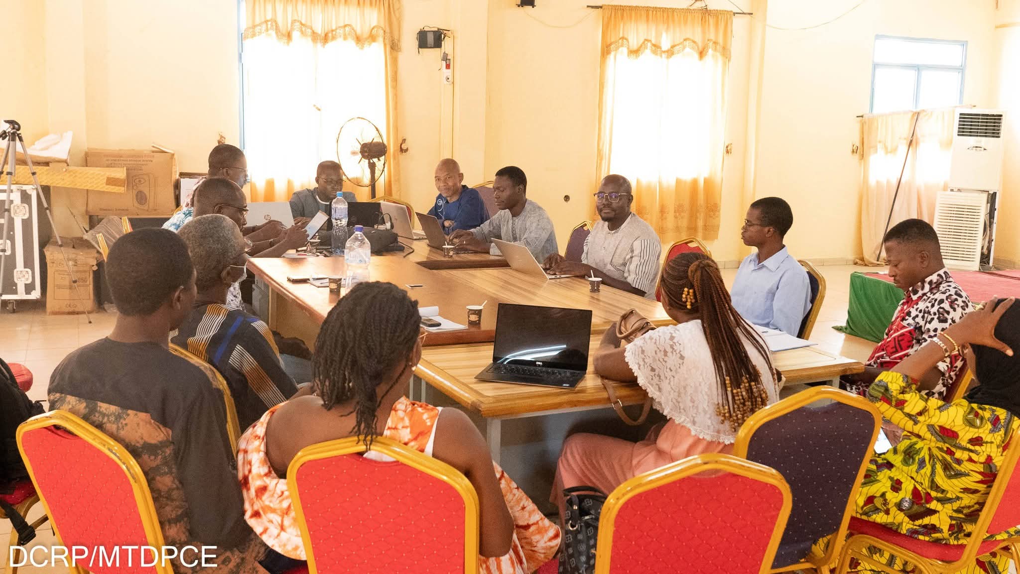 Une vue des participants à l'atelier