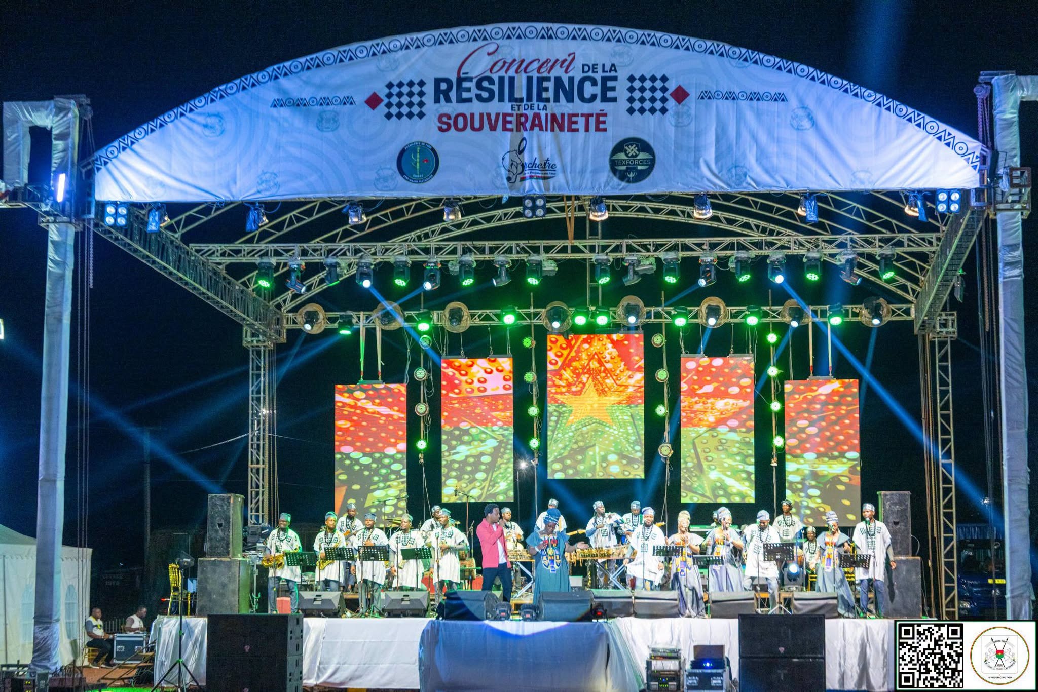 Le spectacle est placé sous le thème « Résilience et souveraineté ».